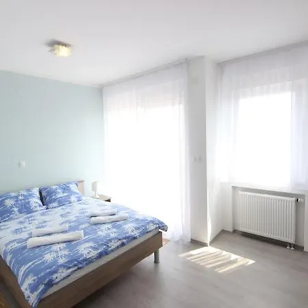 아파트 Apartment Varga