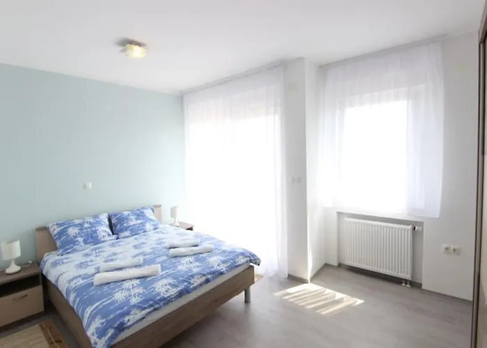 아파트 Apartment Varga